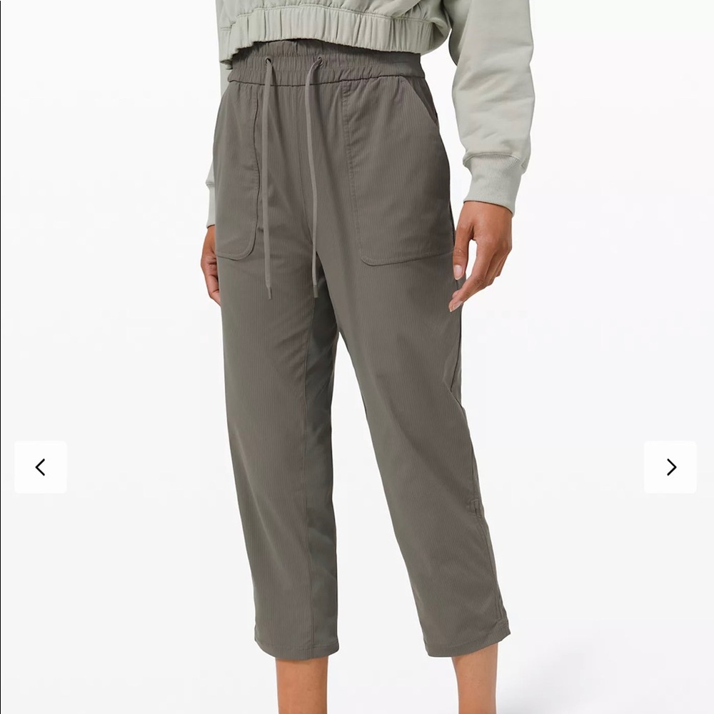 Lululemon Beyond the Studio Crop NWT size 2